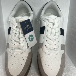 Universal Thread White, Black & Gray Low-Top Athletic Sneakers